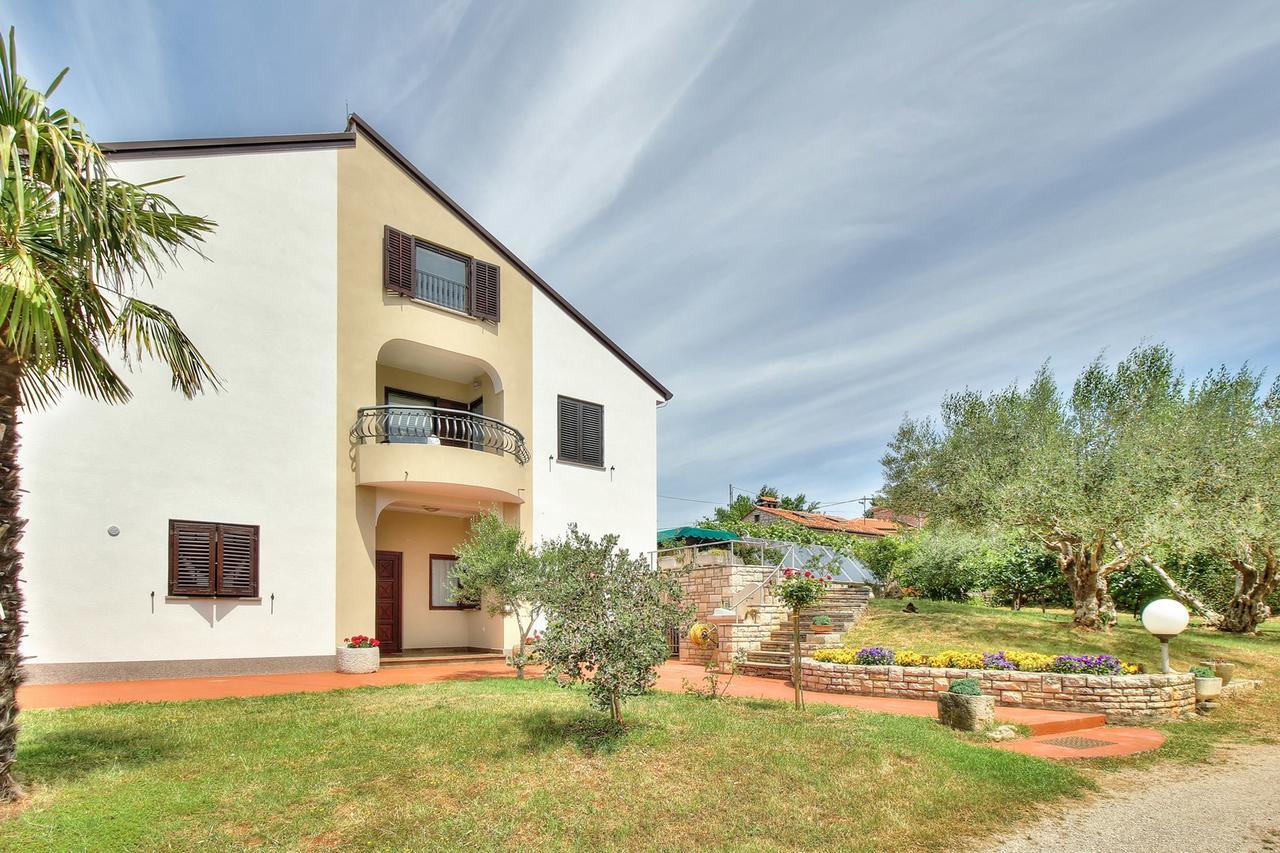 Nadia House With Apartments Zambratija  Esterno foto