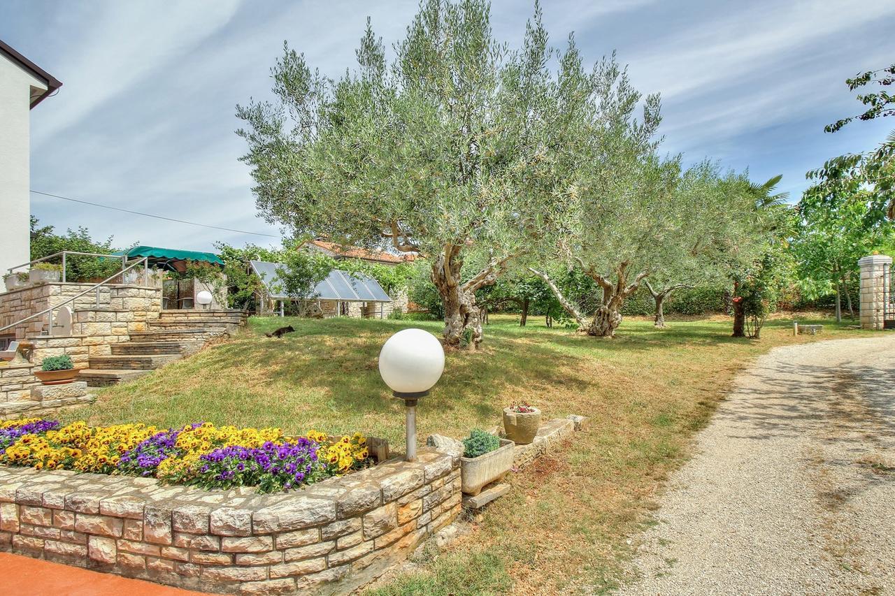 Nadia House With Apartments Zambratija  Esterno foto